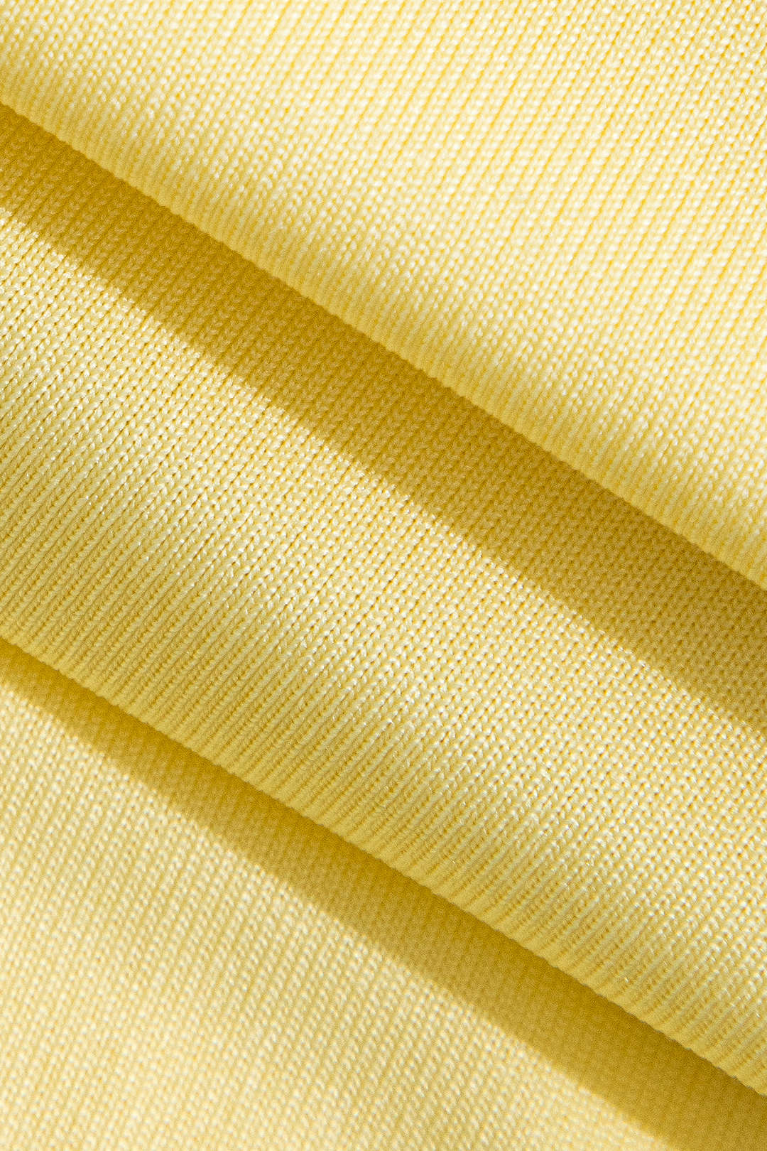 Midi dress fabric detail yellow close-up