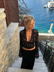 Top met lange mouwen en diepe V-hals zwart kant detail