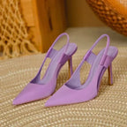 Lila slingback pumps met puntige neus en hoge hakken, detailopname