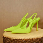 Slippers neon groen met puntige neus en hoge hakken vooraanzicht