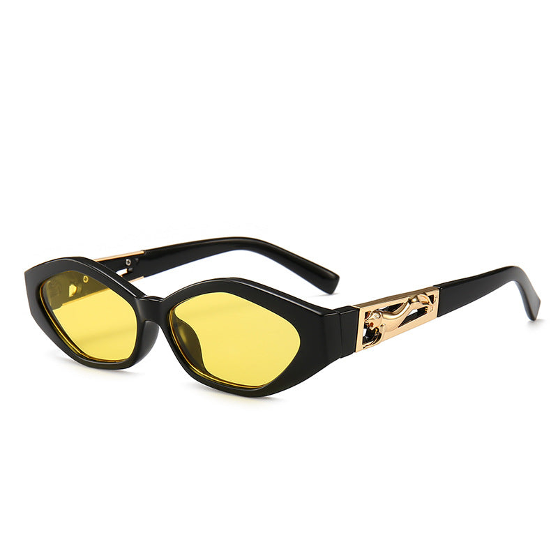 Zia cat eye zonnebril met ovaal montuur en statement pootjes voor dames