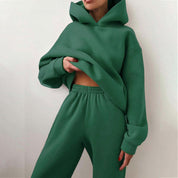 Luxe loungewear set groen met trui en joggingbroek front view