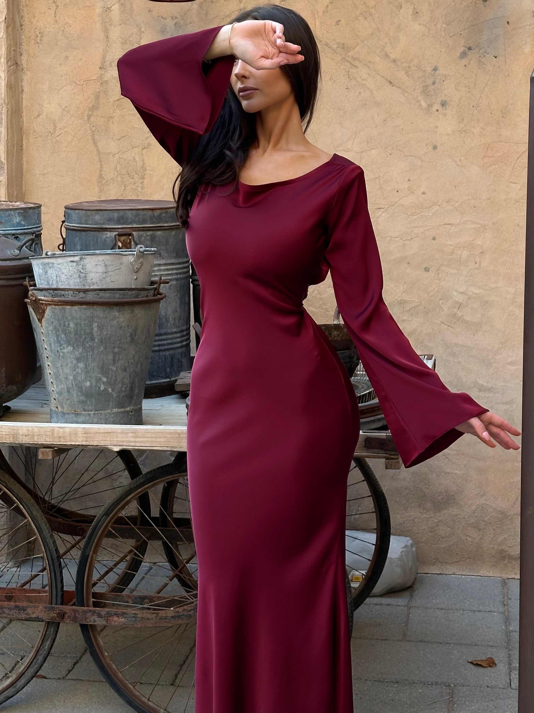 Maxi-jurk rood met lange mouwen front view