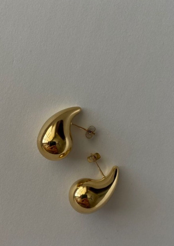 Oorbellen, sculpturale druppelvorm, goud verguld sterling zilver, Dames