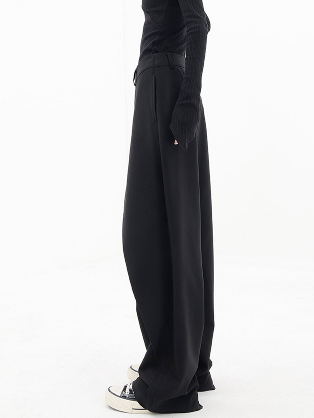 Zwarte oversized pantalon met dubbele knoop detail zijkant