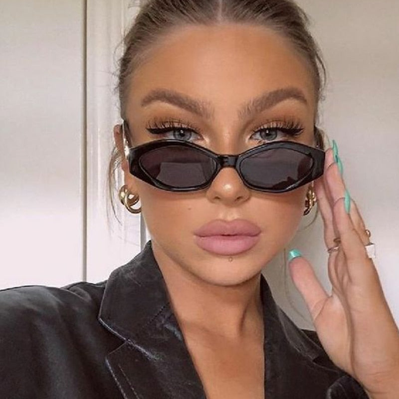 Zia cat eye zonnebril met ovaal montuur en statement pootjes voor dames