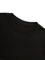 Zomers shirt zwart met ronde hals detailopname