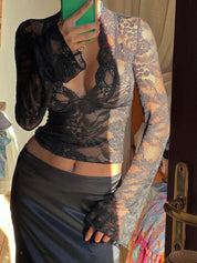 Top met lange mouwen en kant details, spiegelfoto