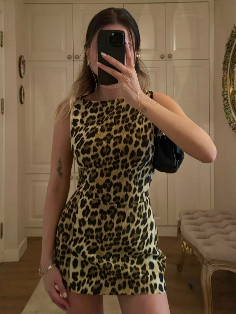 Leopard print dress sleeveless mirror selfie