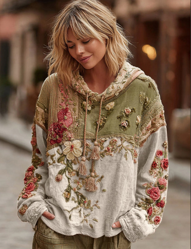 Aspen | Hoodie met Geborduurde Bloemen