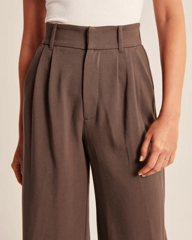 Brownpants dames met hoge taille en wijde pijpen detail shot