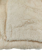Trui Zachte Teddy Gilet beige detail schuine zoom