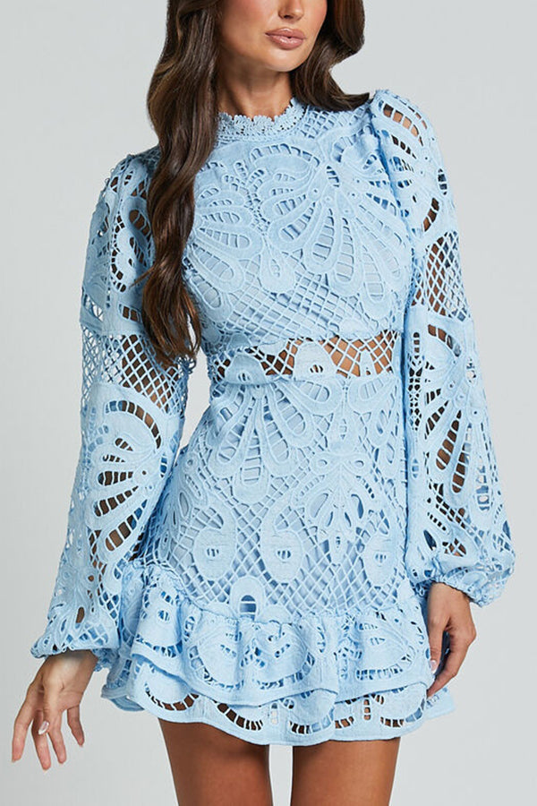 Midi-jurk blauw kant met pofmouwen front view