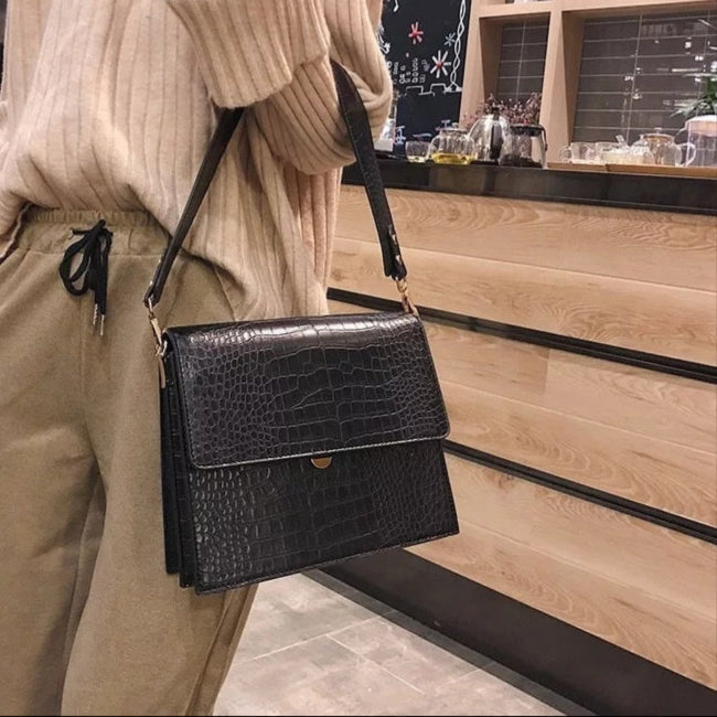 Aven Compacte crossbody schoudertas met crocoprint in leer