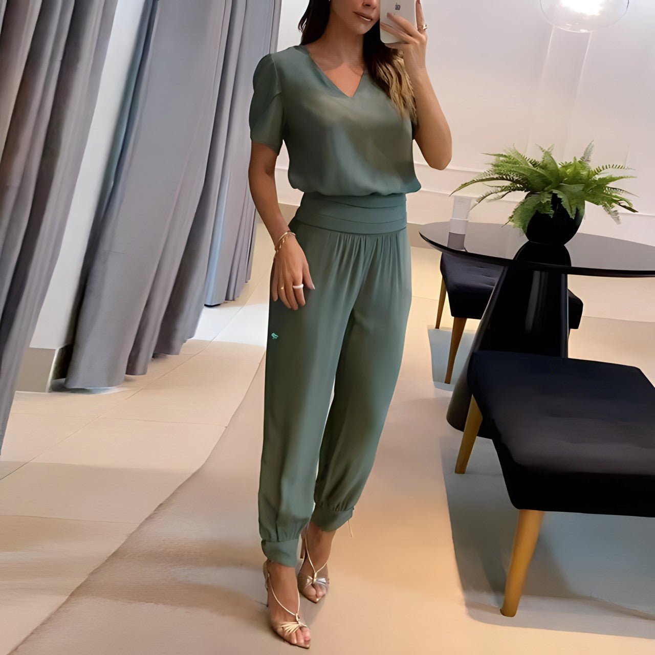 Alexandra V-halsset | Stijlvolle Damesmode voor Casual & Formeel 2