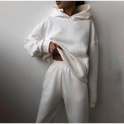Luxe loungewear set wit zijprofiel