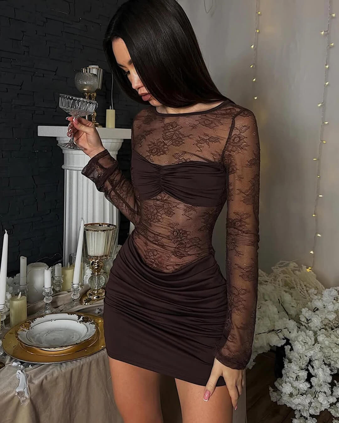 Ava | Dames Rugloze Mini-jurk - Prachtig Kant, Perfect voor Galas en Cocktailfeesten 1