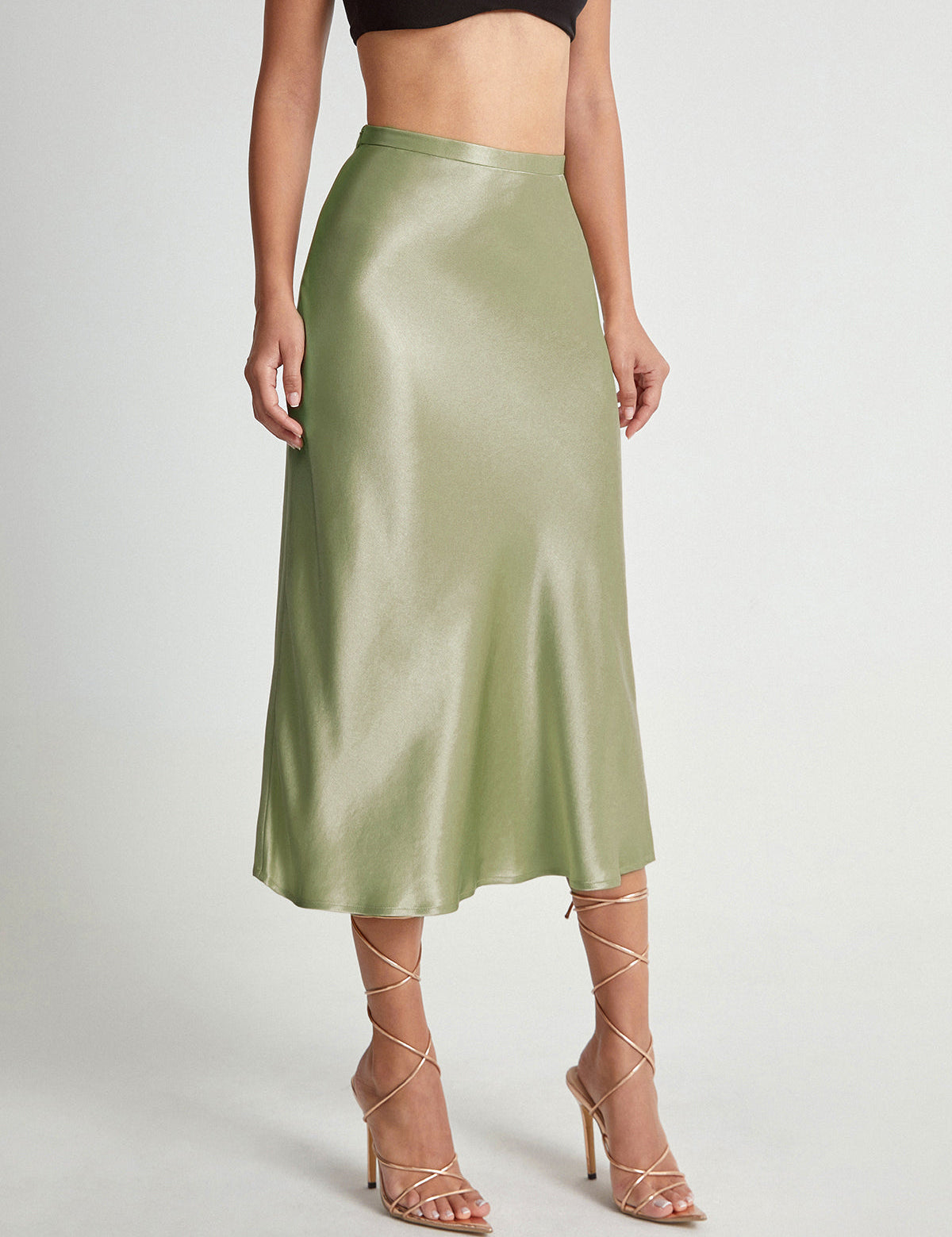 Midi rok satijn lichtgroen hoge taille front view