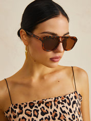 Sunglasses brown tortoiseshell frame front view