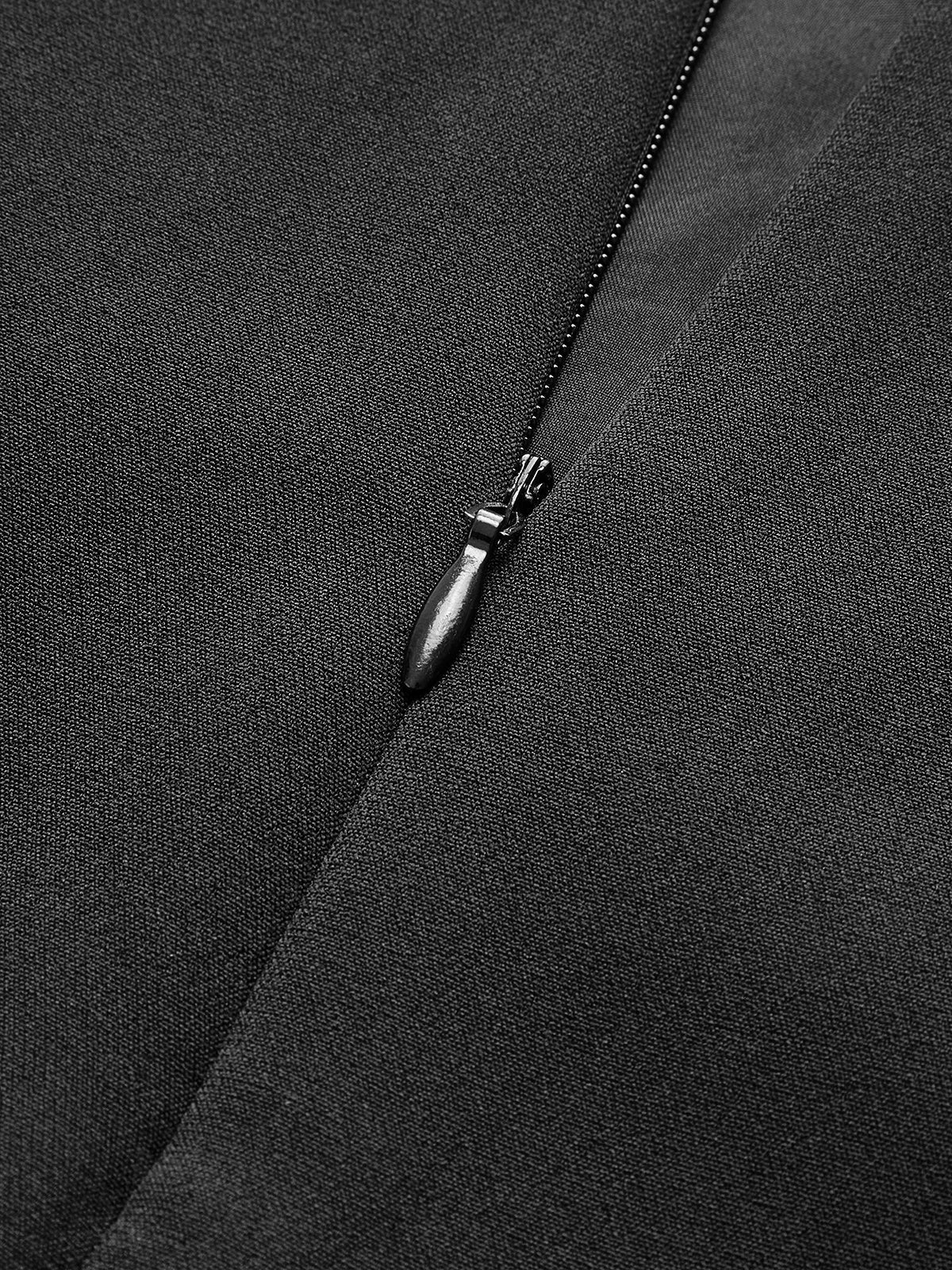 Mini-jurk zwarte stof met zwarte ritsdetail close-up