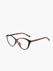 Tortoiseshell glasses with cat-eye shape, front view