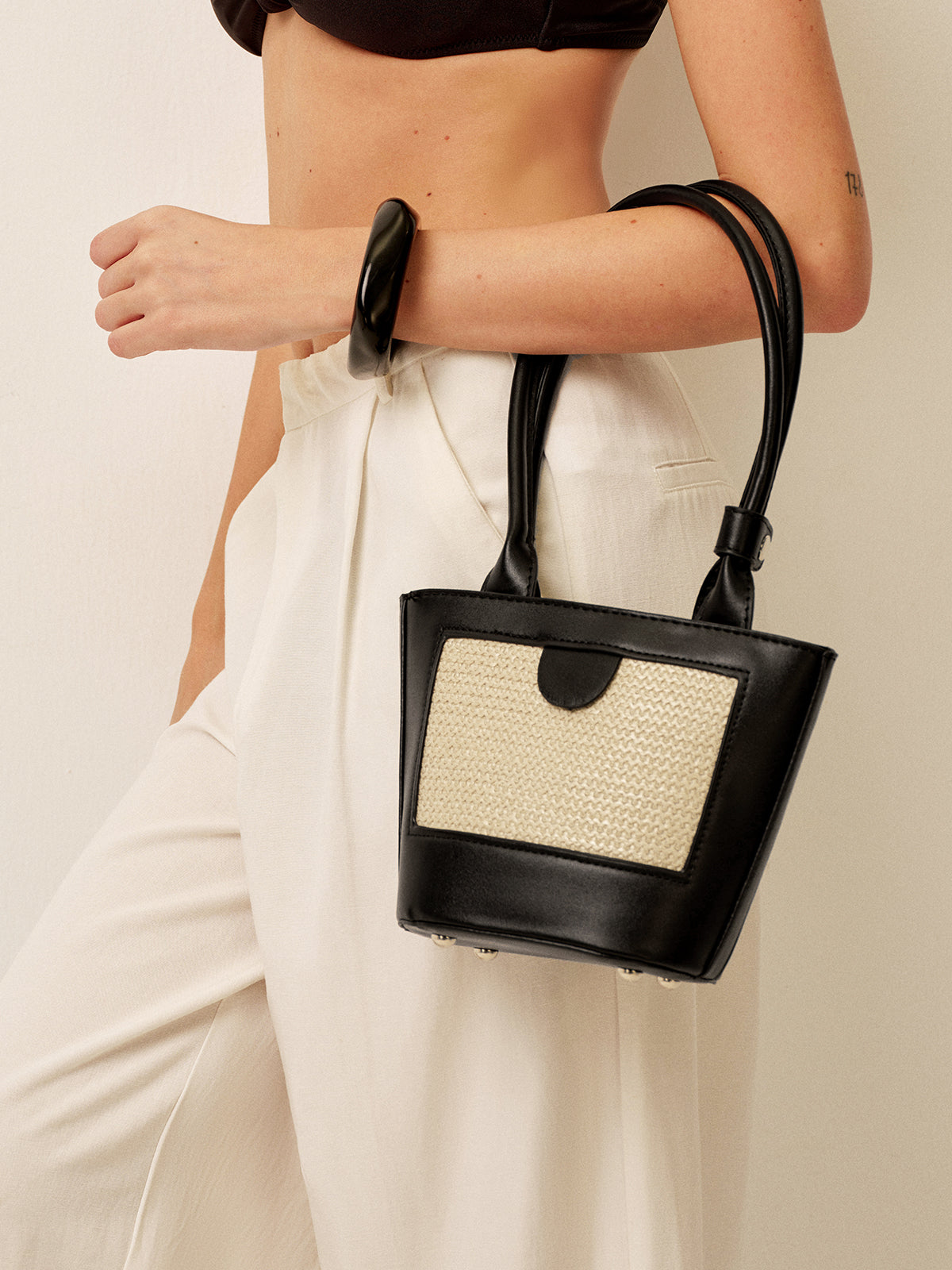 Vienne Lichte tote bag van riet en vegan leer