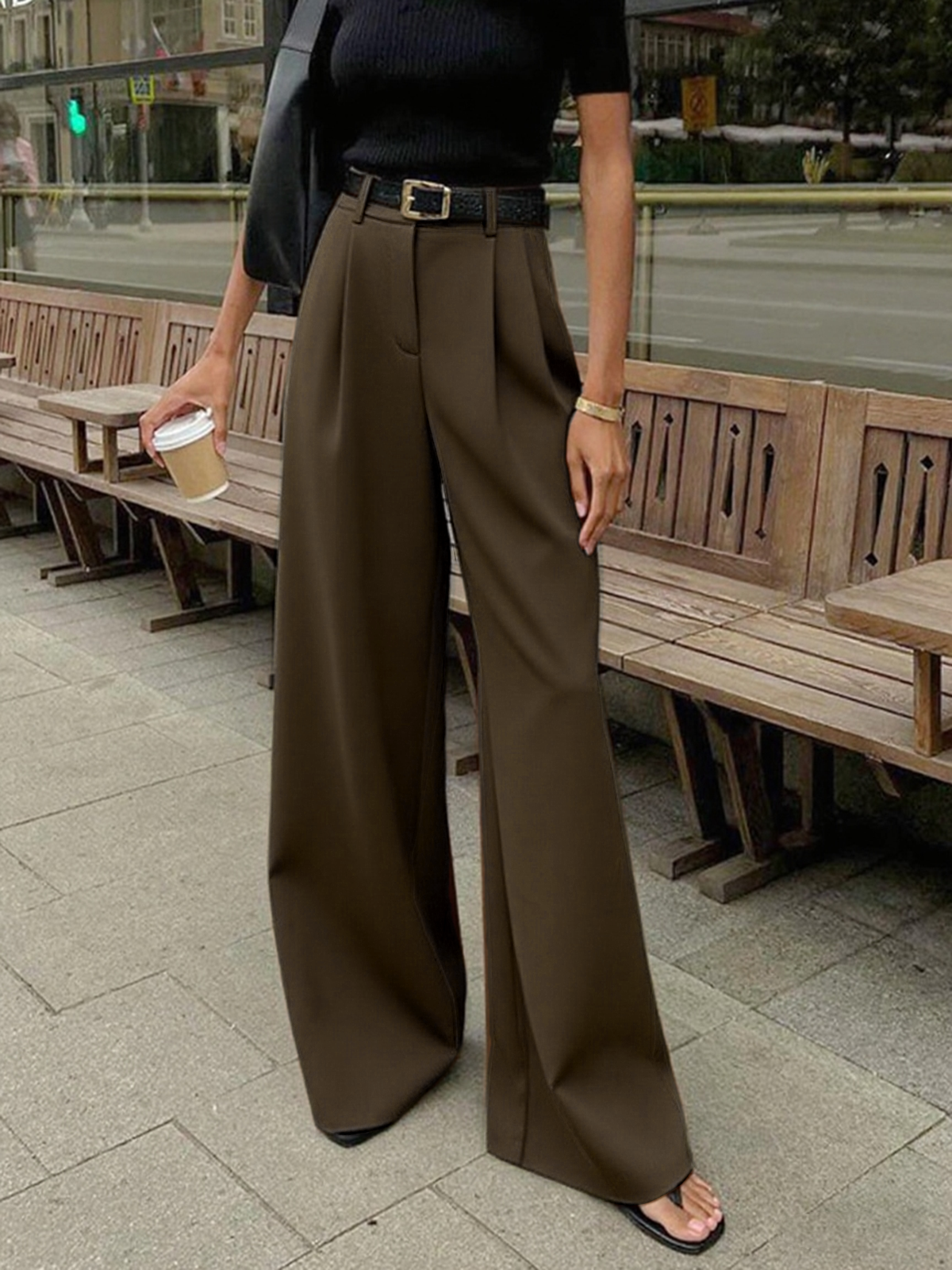 Cristi Elegante wijdbenige broek met flatterend silhouet voor dames