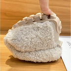 Dames pantoffels wit pluche met antislipzool detail shot