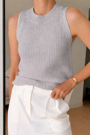 Vanita | Mouwloze top met opengebreide textuur