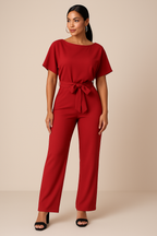 Rode jumpsuit met riemdetail en korte mouwen front view