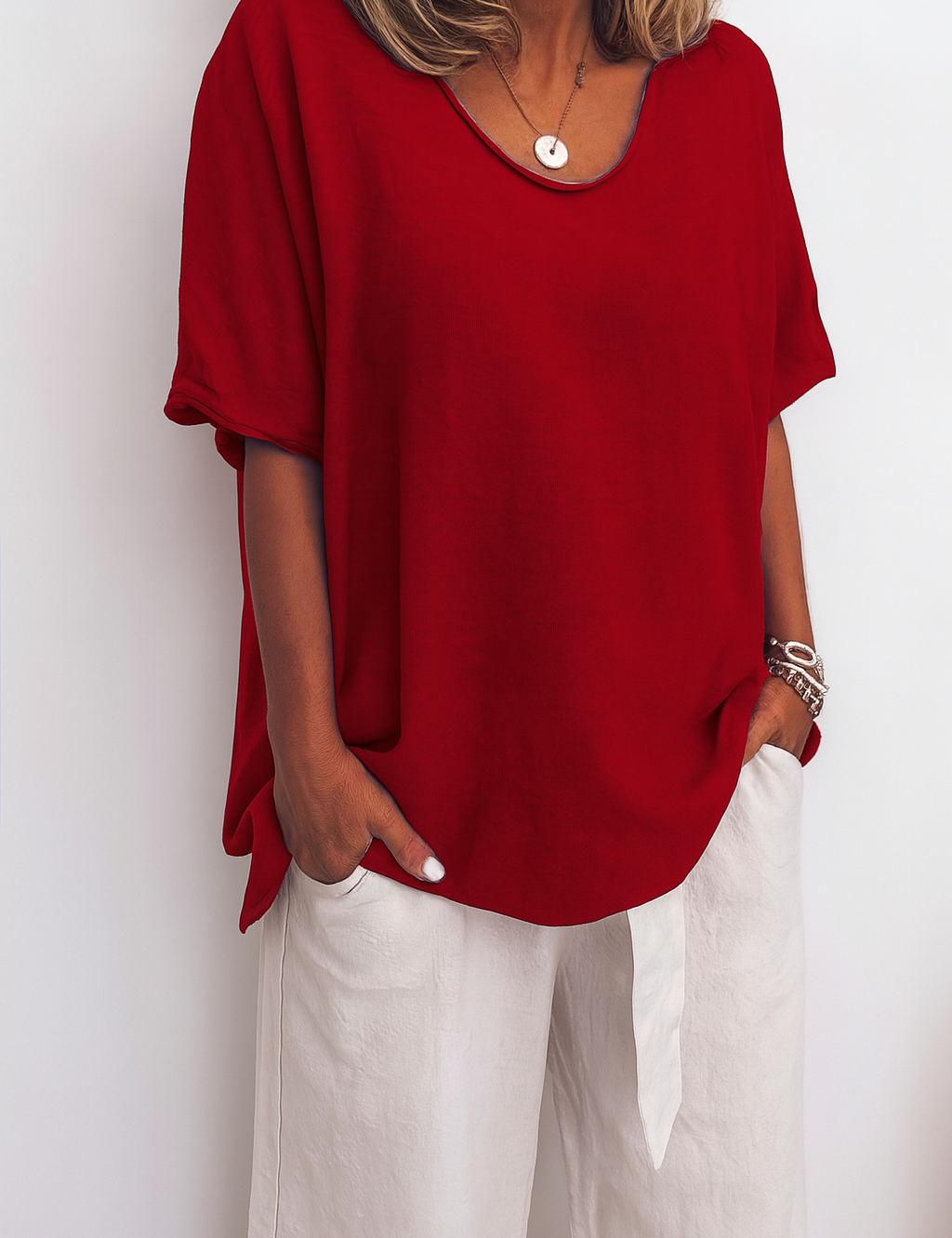 Rode linnen T-shirt met ronde hals en losse pasvorm, front view