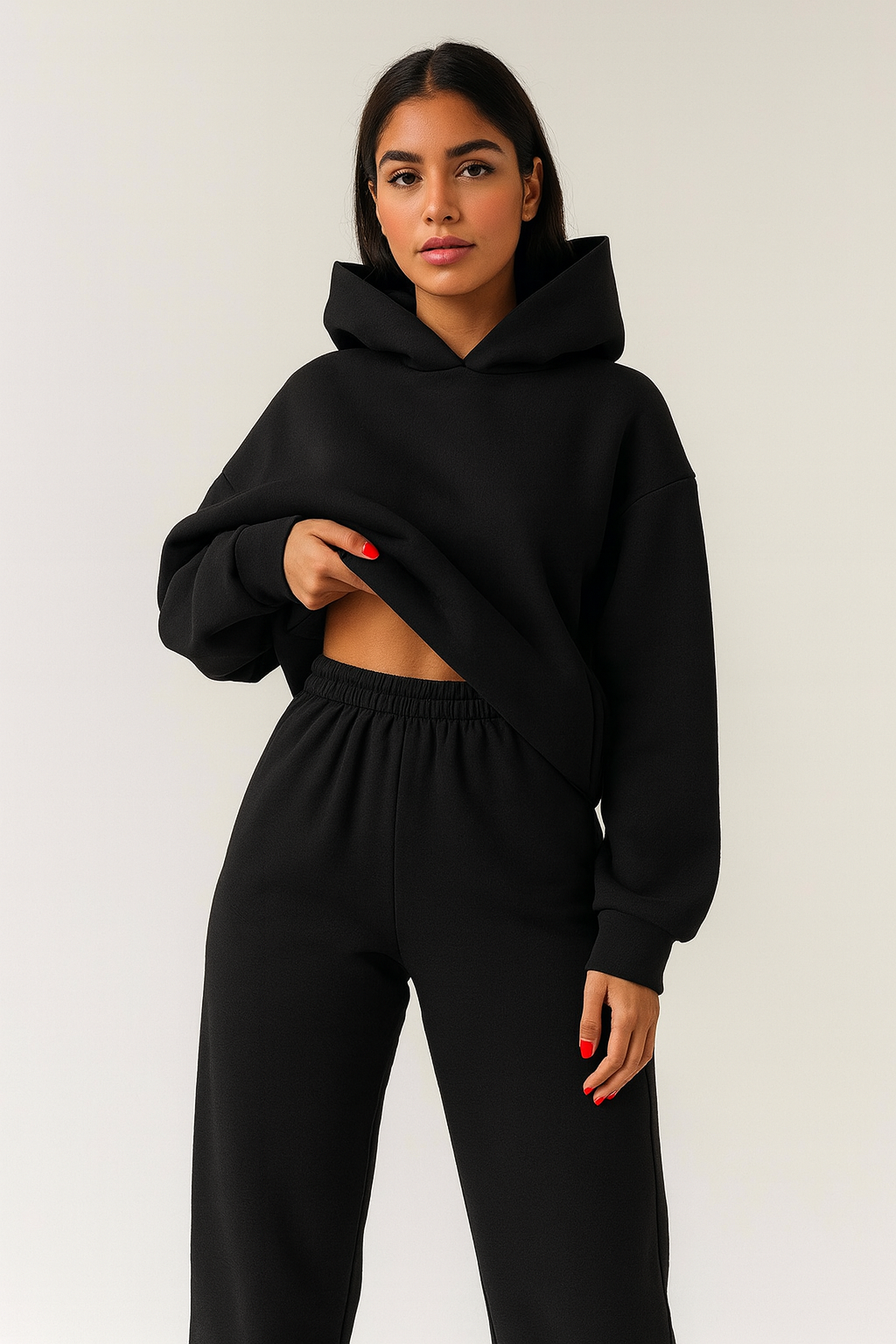 Luxe loungewear set zwart met trui en joggingbroek front view