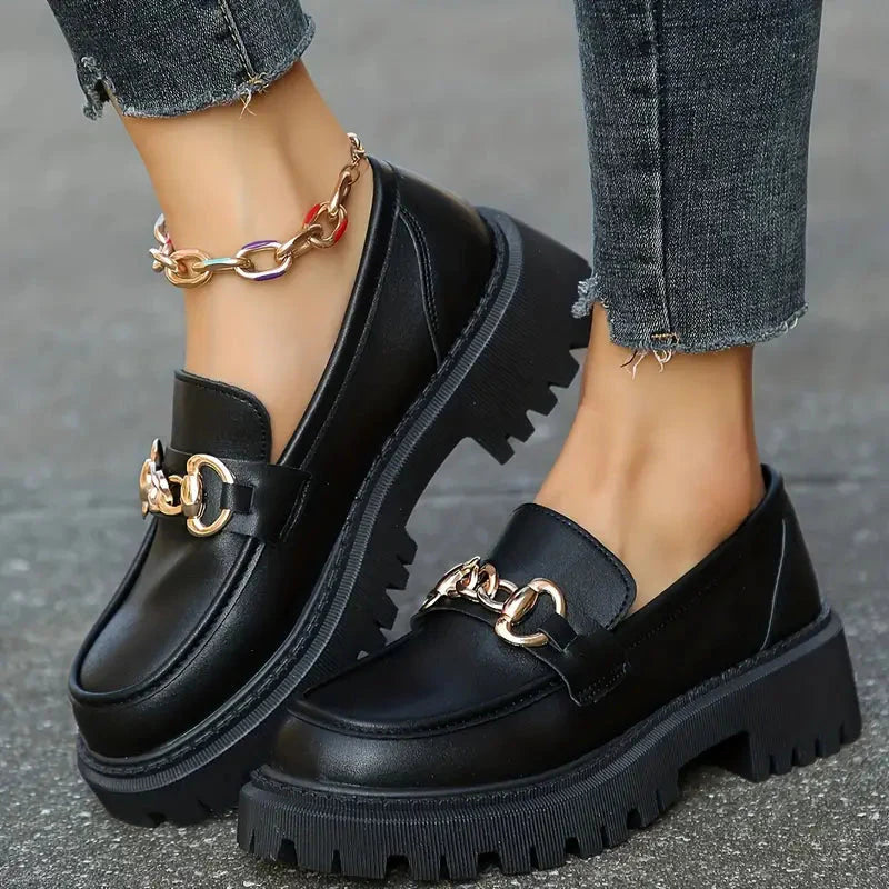 Daisy | Dames Zwarte Chunky Loafers - Luxe Design met Kettingdetail 3