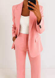 Dames set roze pak met witte top front view