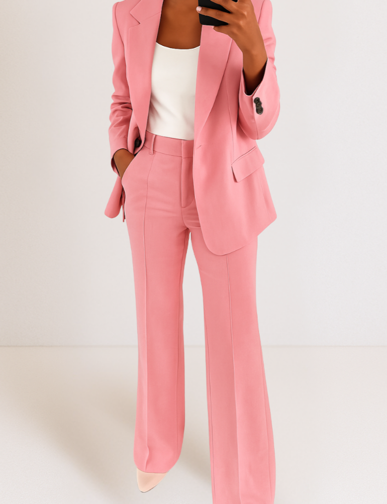 Dames set roze pak met witte top front view