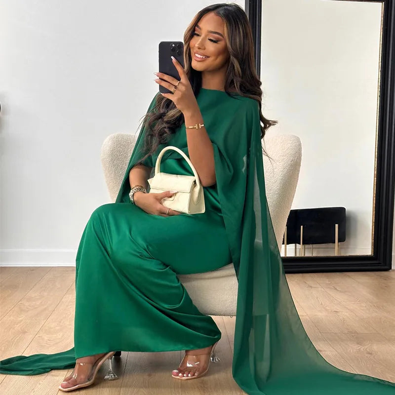 Kaftan jurk met luchtige cape mouwen groen model shot