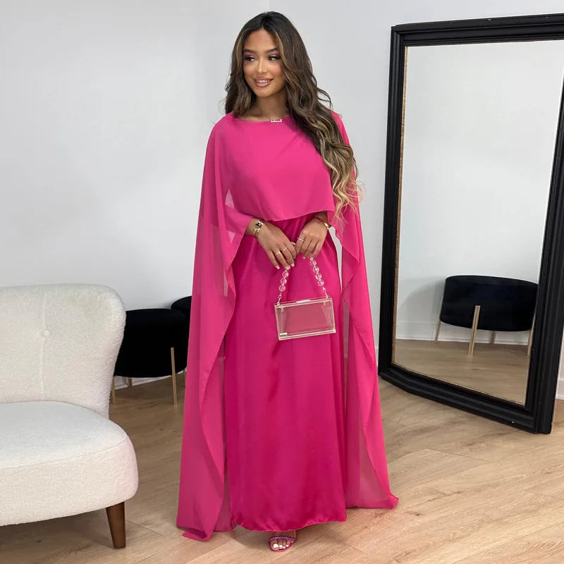 Kaftan jurk met luchtige cape mouwen roze model shot