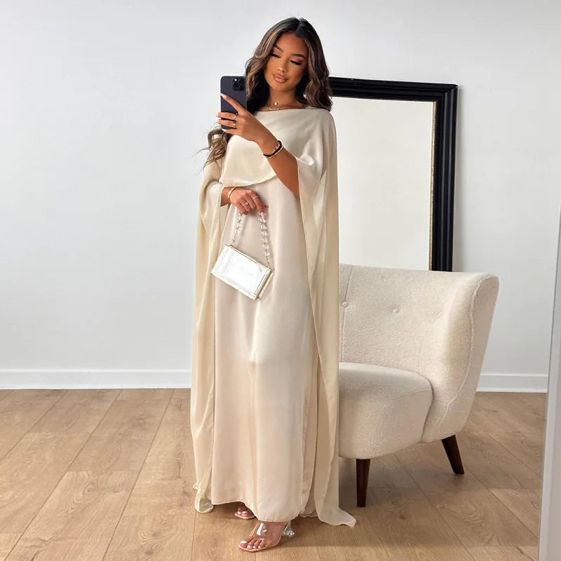 Kaftan jurk met luchtige cape mouwen crème model shot