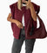Vest rood fluweelachtig model draagbeeld
