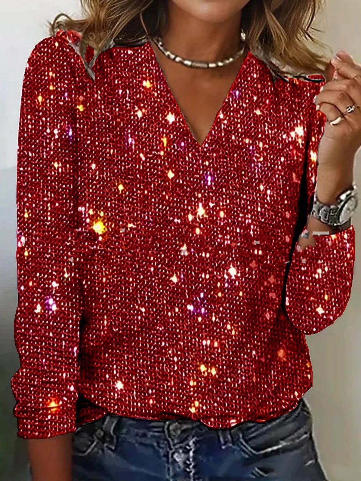 Glitter blouse rood met V-hals detail shot