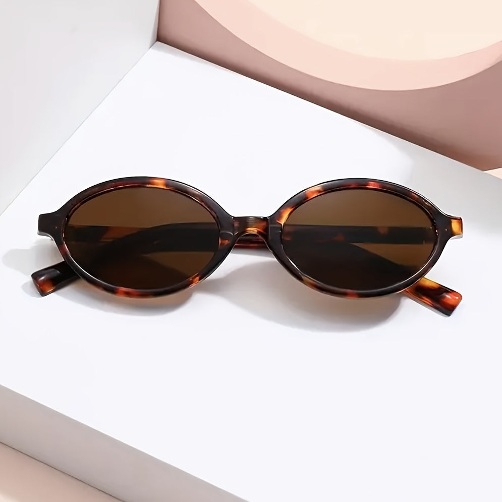 Sunglasses, retro oval frame, tortoiseshell pattern, front view
