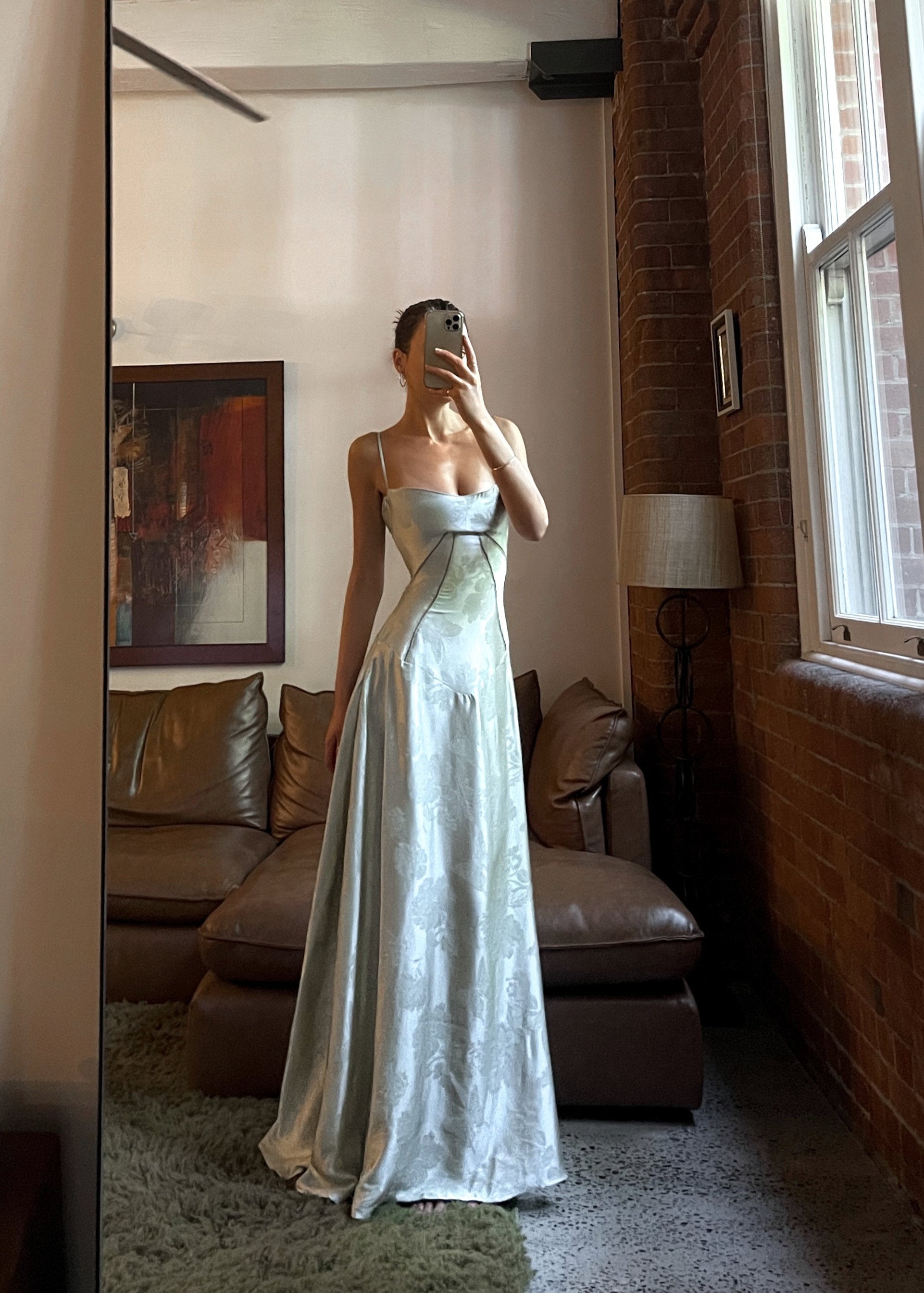 Maxi-jurk met elegante bloemenprint in pistache groen, front view