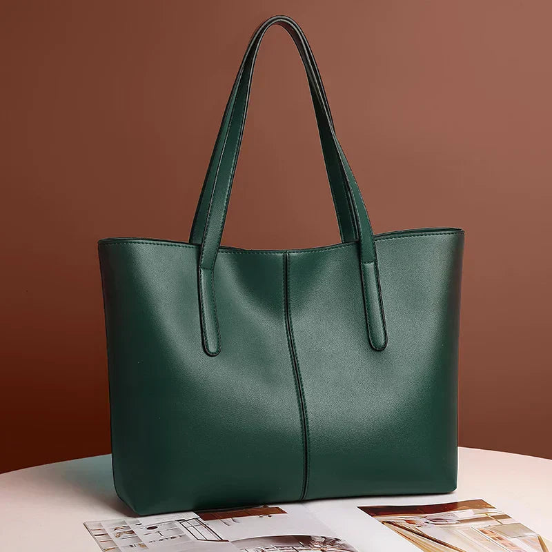 Leren schoudertas groen met verstelbare riem front view