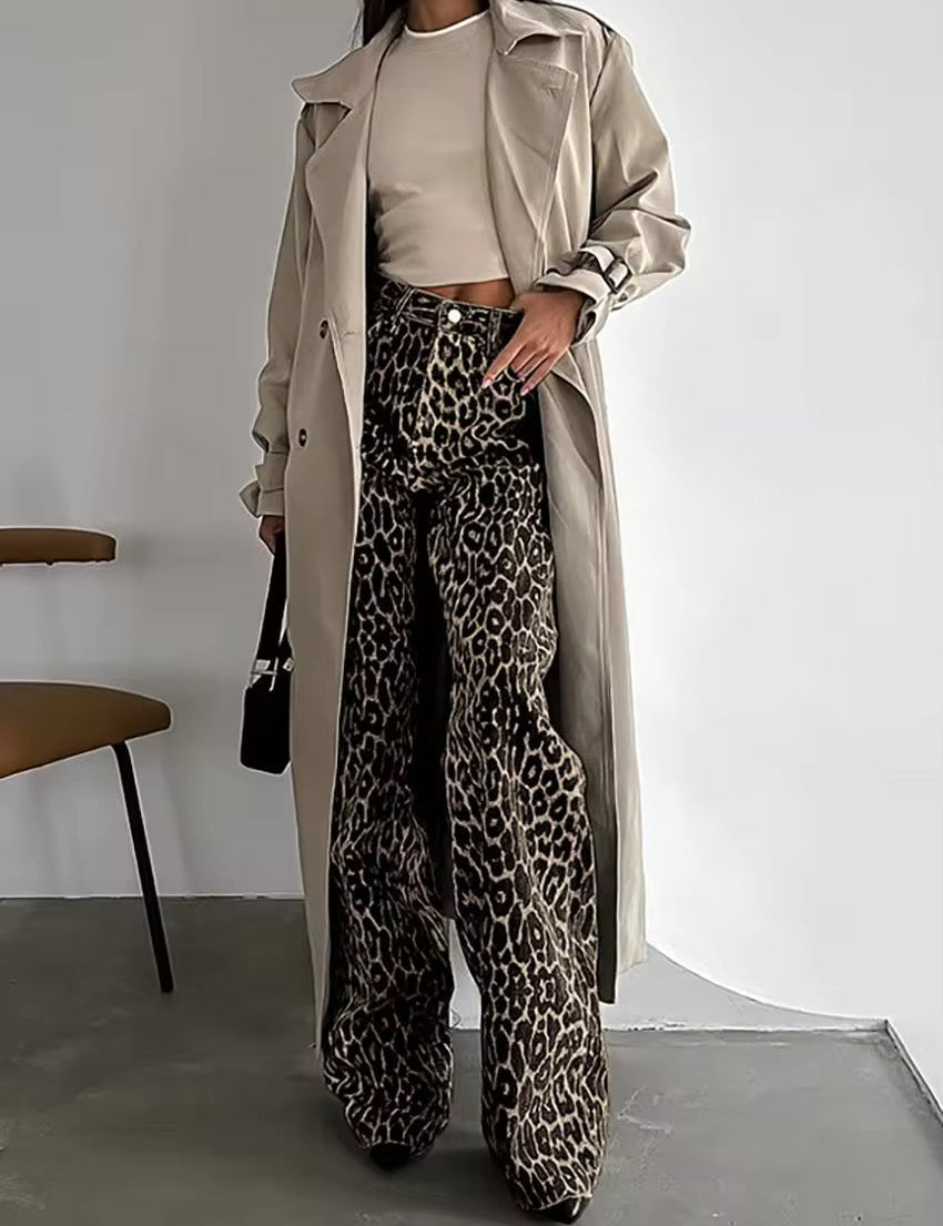 Luipaardprint jeans met rechte pijpen, front view