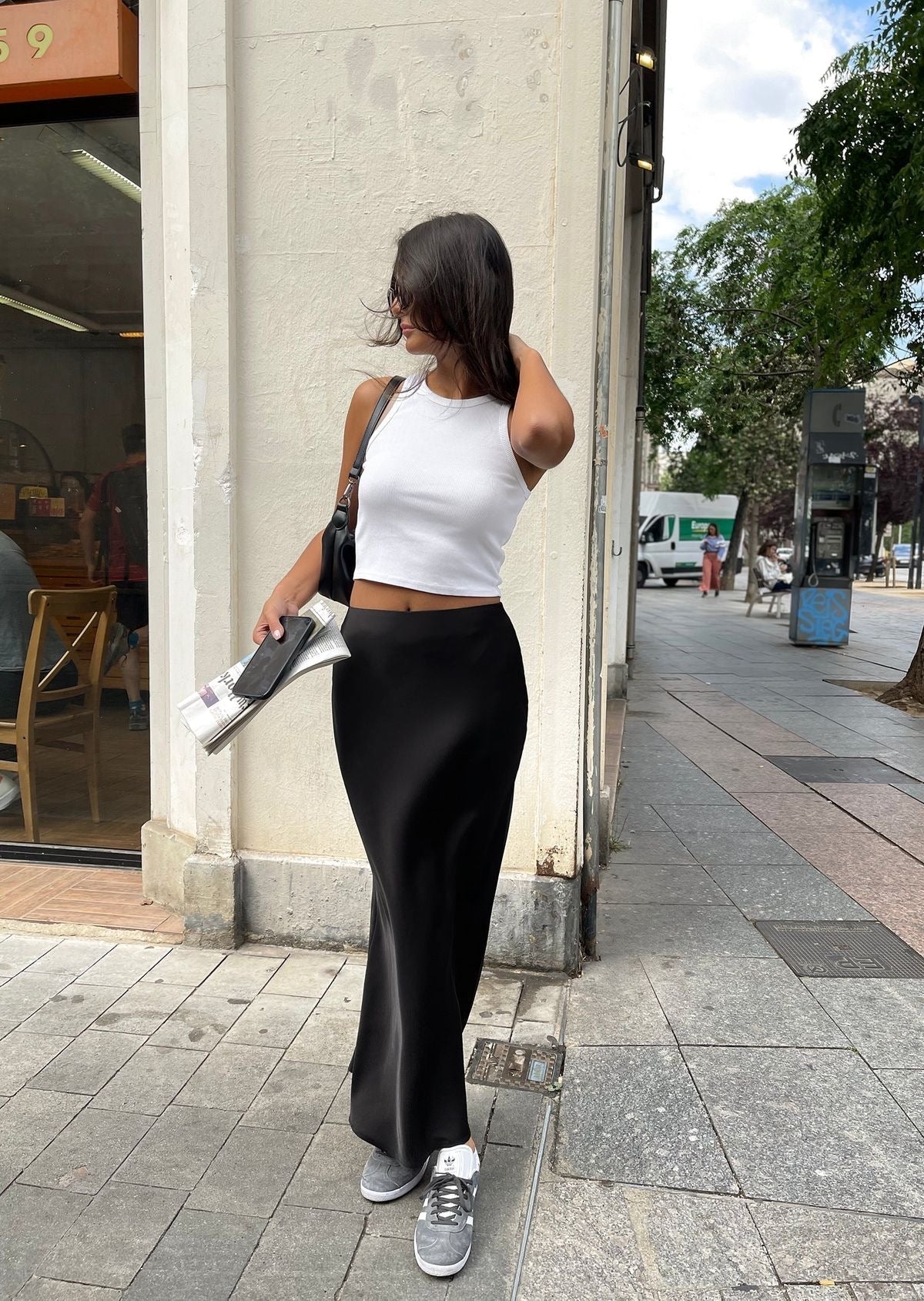 Xara | Skirt met Vloeiend Silhouet en Satijnen Glans