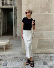 Maxi rok wit satijn look met subtiel glans front view