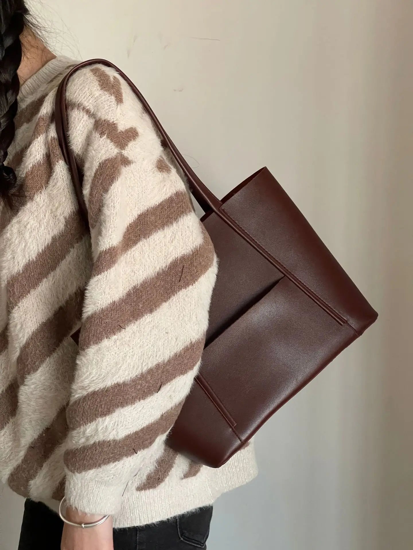 Lina | Dames Schoudertas - Ultrazacht Leer, Chic en Ruim 6