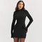 Mini jurk zwart met ruches en lange mouwen front view