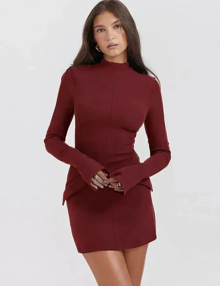 Dames jurk rood met hoge hals en lange mouwen front view