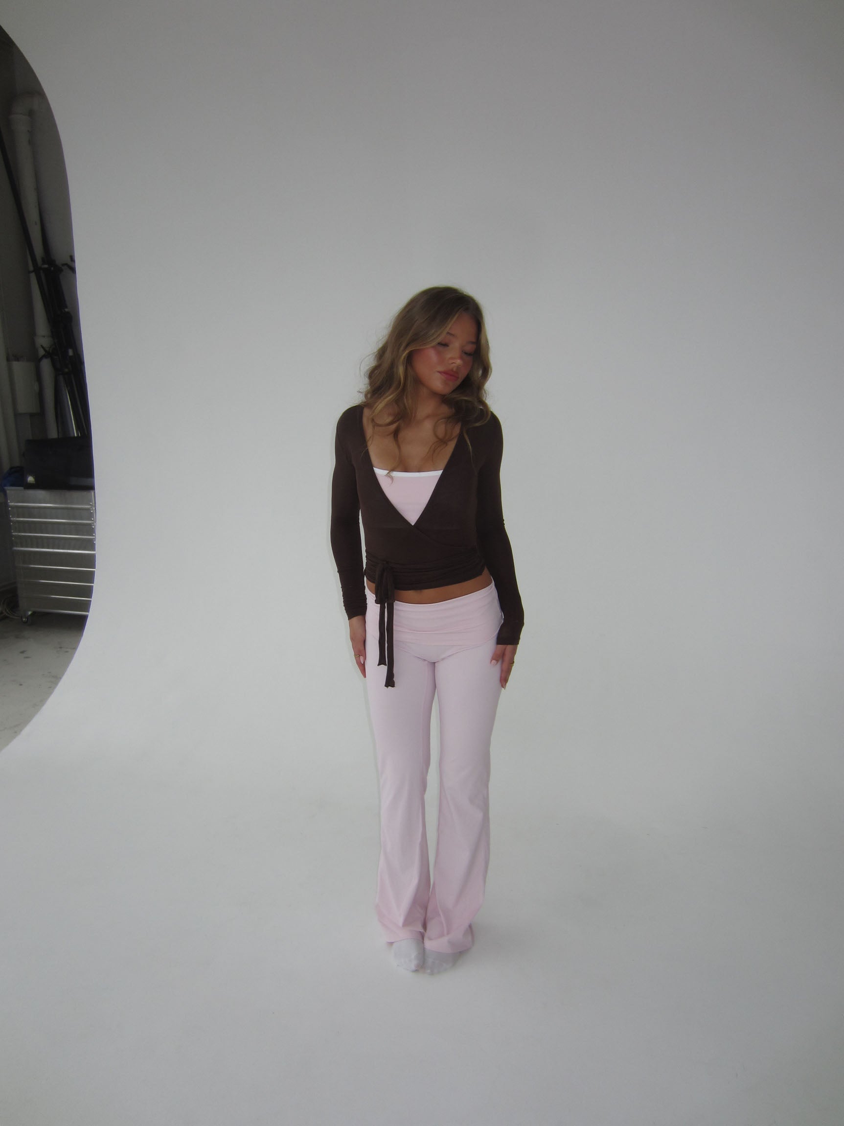 Tatyanna | Bruine Wikkel Top met Tailleband